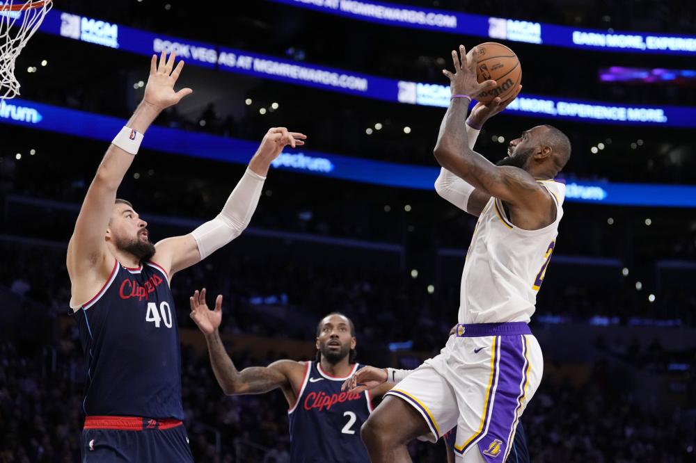 首战雷霆后 首战雷霆后